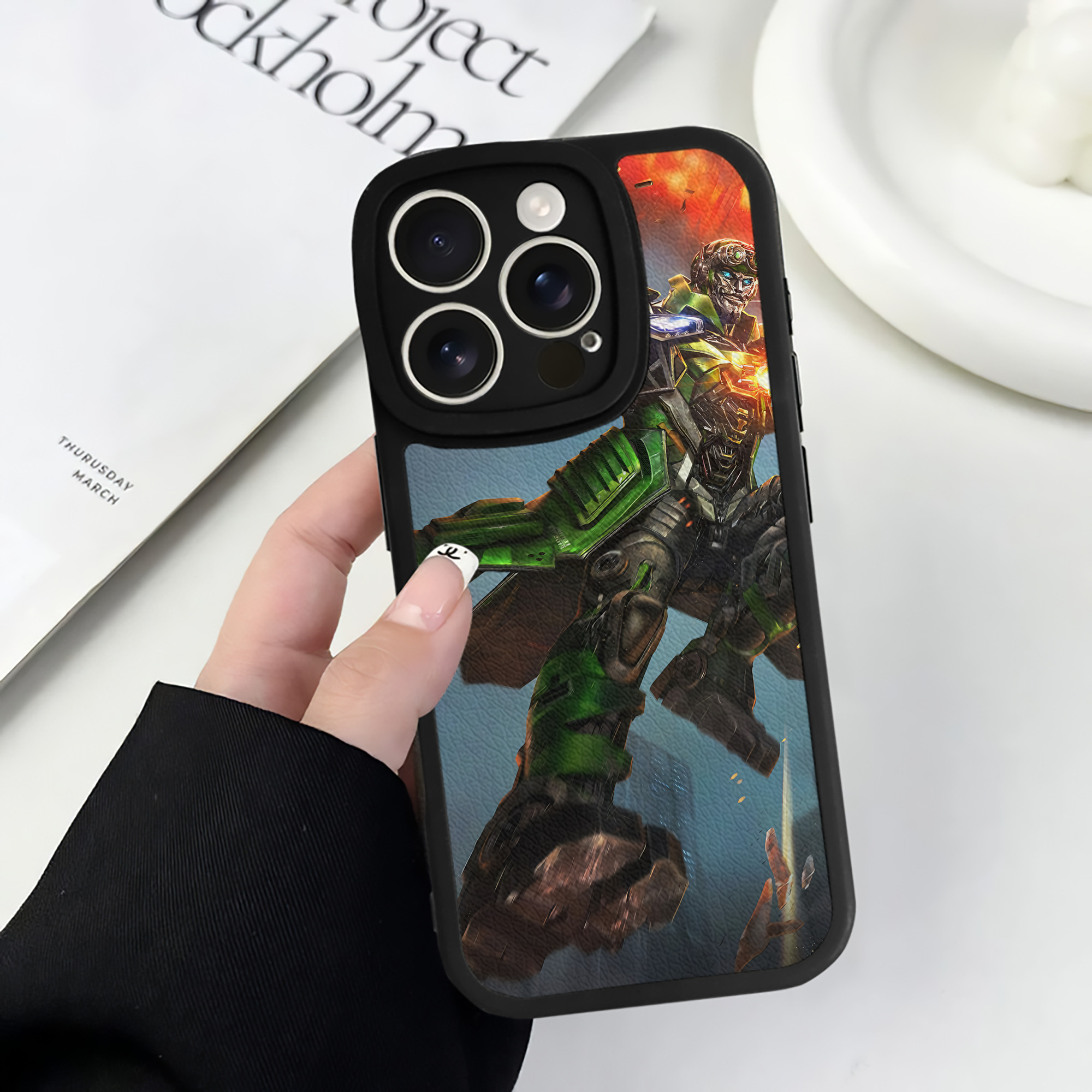 （画像用） Transformers トランスフォーマー 【iPhone 16シリーズ対応】シリコンスマホケース（レザー調） 材質：シリコン